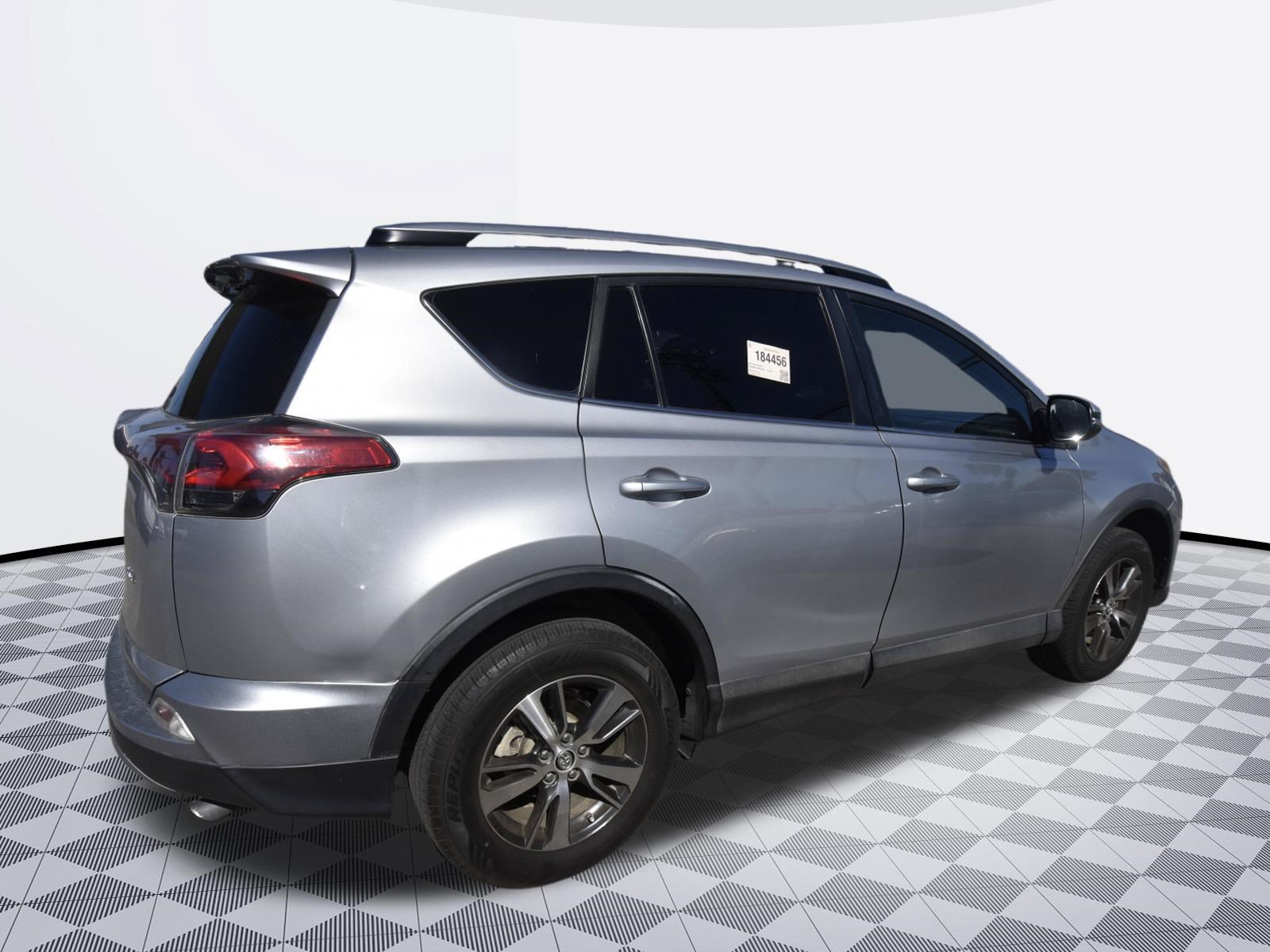 Used 2018 Toyota RAV4 XLE w/ Plus Extra Value Package FWD image 6