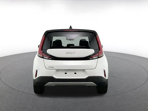 Used 2025 Kia Soul LX w/ LX Technology Package FWD image 8