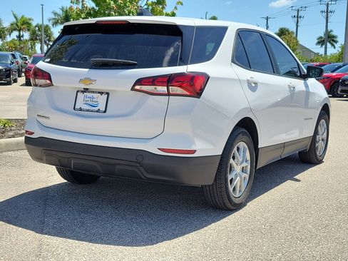Used 2023 Chevrolet Equinox LS w/ LS Convenience Package FWD image 6