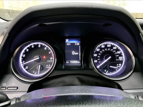 Used 2023 Toyota Camry SE FWD image 22