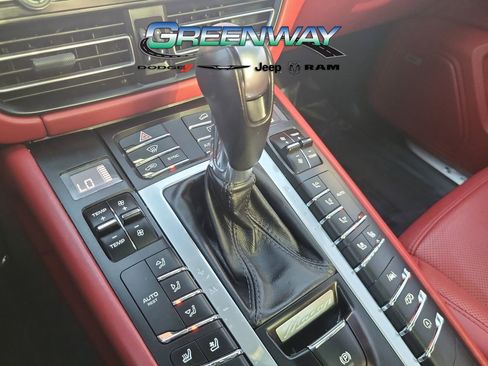 Used 2019 Porsche Macan S image 26