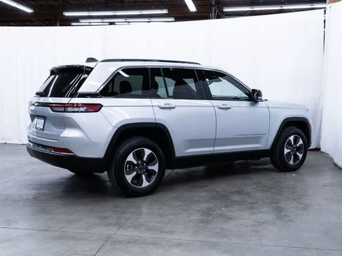 Used 2024 Jeep Grand Cherokee Limited 4xe AWD/4WD image 6