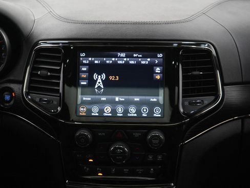 Used 2019 Jeep Grand Cherokee High Altitude AWD/4WD image 15
