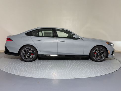 New 2027 BMW 530i xDrive AWD/4WD image 8