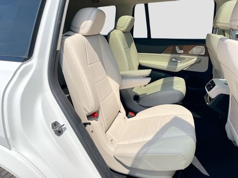 Used 2023 Mercedes-Benz GLS 450 4MATIC image 36
