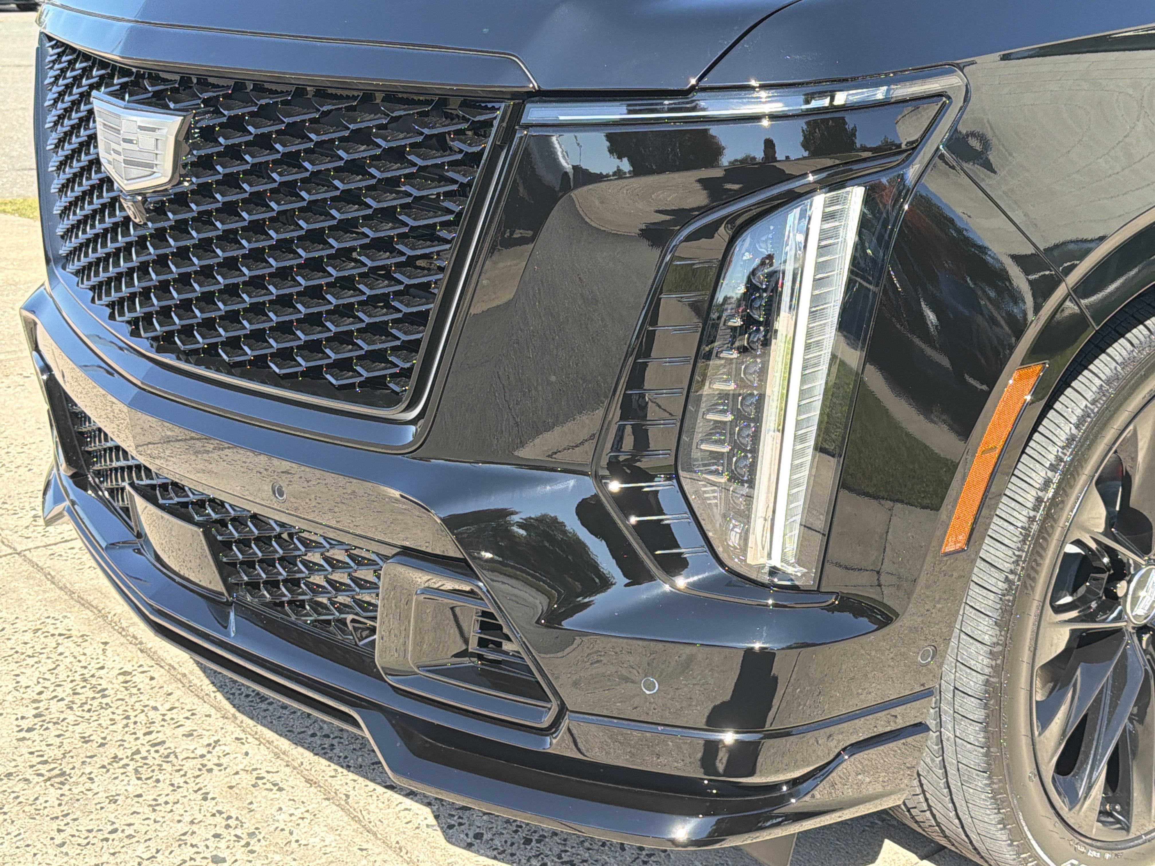 Used 2026 Cadillac Escalade V AWD/4WD image 16