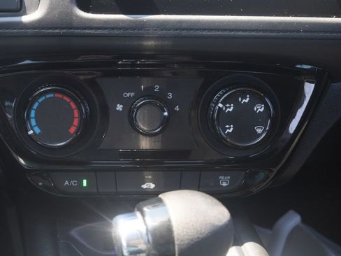 Used 2021 Honda HR-V LX image 28