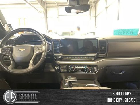 Used 2024 Chevrolet Silverado 1500 High Country image 12