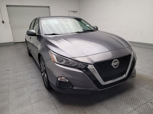 Used 2021 Nissan Altima 2.5 SV FWD image 14