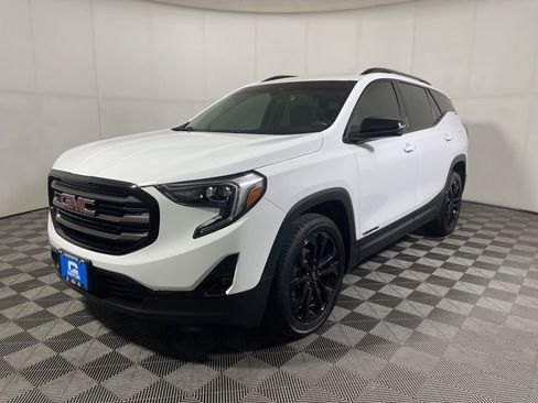 Used 2021 GMC Terrain SLT w/ Infotainment Package II AWD/4WD image 4