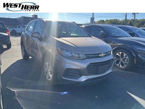 Used 2018 Chevrolet Trax LS w/ LPO, Protection Package image 1
