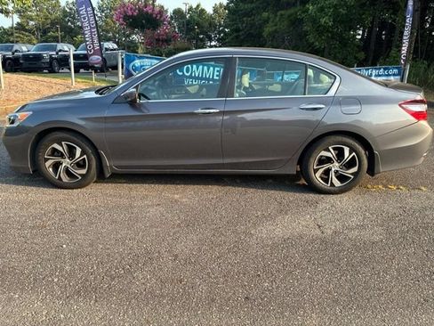 Used 2017 Honda Accord LX image 1