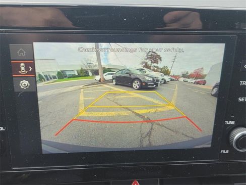 Used 2024 Kia Sportage LX image 32