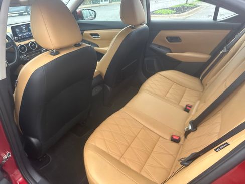 Used 2025 Nissan Sentra SV w/ SV Premium Package FWD image 12