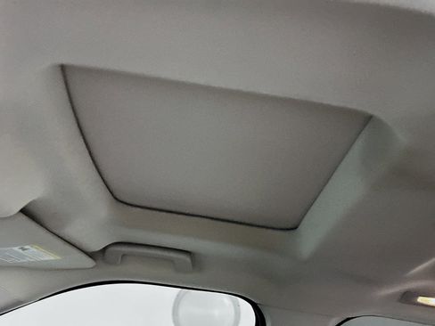 Used 2017 Ford Explorer Platinum image 26