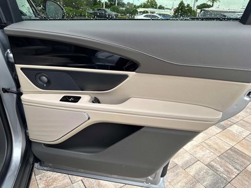 New 2025 Lincoln Nautilus Premier w/ Equipment Group 102A image 21