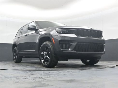 New 2025 Jeep Grand Cherokee Altitude image 44