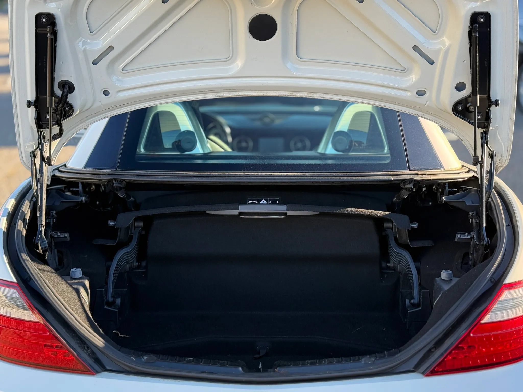 Used 2013 Mercedes-Benz SLK 250 image 28