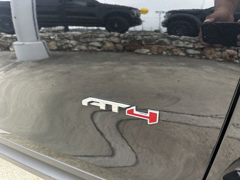 Used 2024 GMC Terrain AT4 AWD/4WD image 3