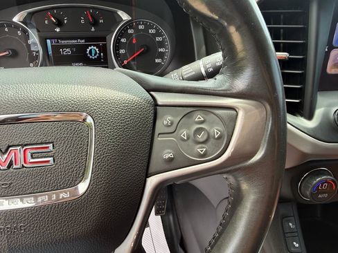 Used 2017 GMC Acadia SLT AWD/4WD image 33