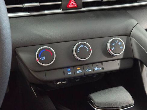 New 2026 Hyundai Elantra SE FWD image 19