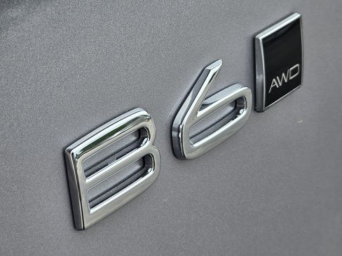 New 2026 Volvo XC90 B6 Plus w/ Protection Package Premier image 15