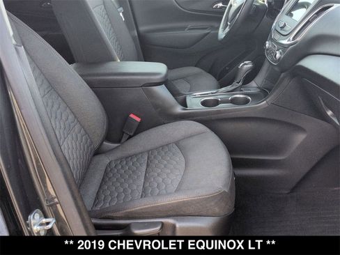 Used 2019 Chevrolet Equinox LT w/ Driver Convenience Package image 26