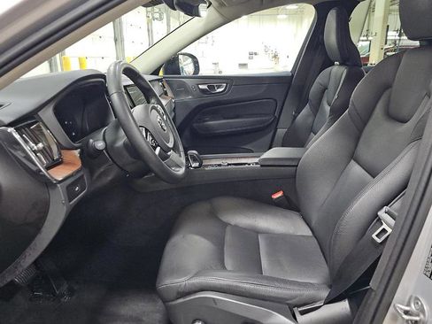 Used 2023 Volvo XC60 B5 Plus w/ Protection Package Premier image 9