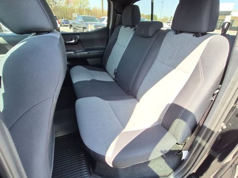 Used 2021 Toyota Tacoma TRD Sport w/ Technology Package image 9