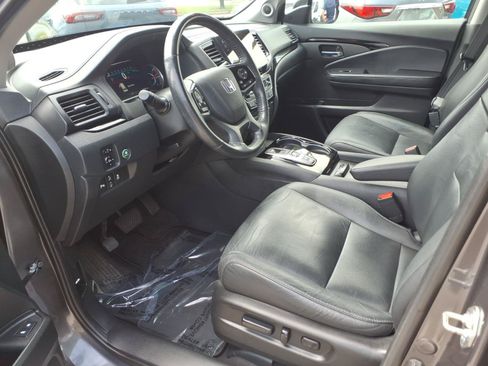 Used 2019 Honda Pilot Touring image 10