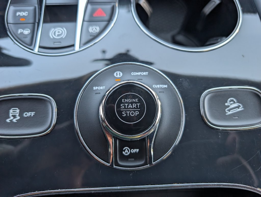 Used 2023 Bentley Bentayga Extended Wheelbase AWD/4WD image 24