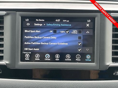 Used 2020 Chrysler Pacifica Touring-L FWD image 6