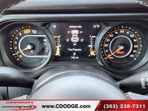Used 2026 Jeep Wrangler Unlimited Rubicon AWD/4WD image 10