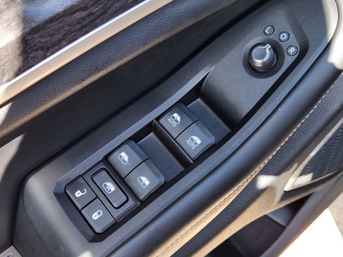Used 2024 Jeep Grand Cherokee Limited AWD/4WD image 33