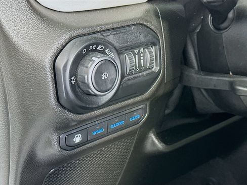 Used 2021 Jeep Wrangler Unlimited Sahara AWD/4WD image 10