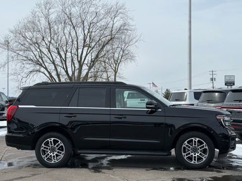 Used 2025 Ford Expedition Active image 45