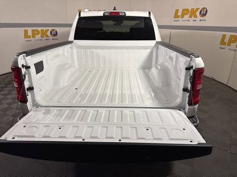 New 2026 RAM 1500 4x4 Crew Cab image 38