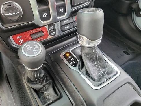 Certified 2024 Jeep Wrangler Rubicon image 17