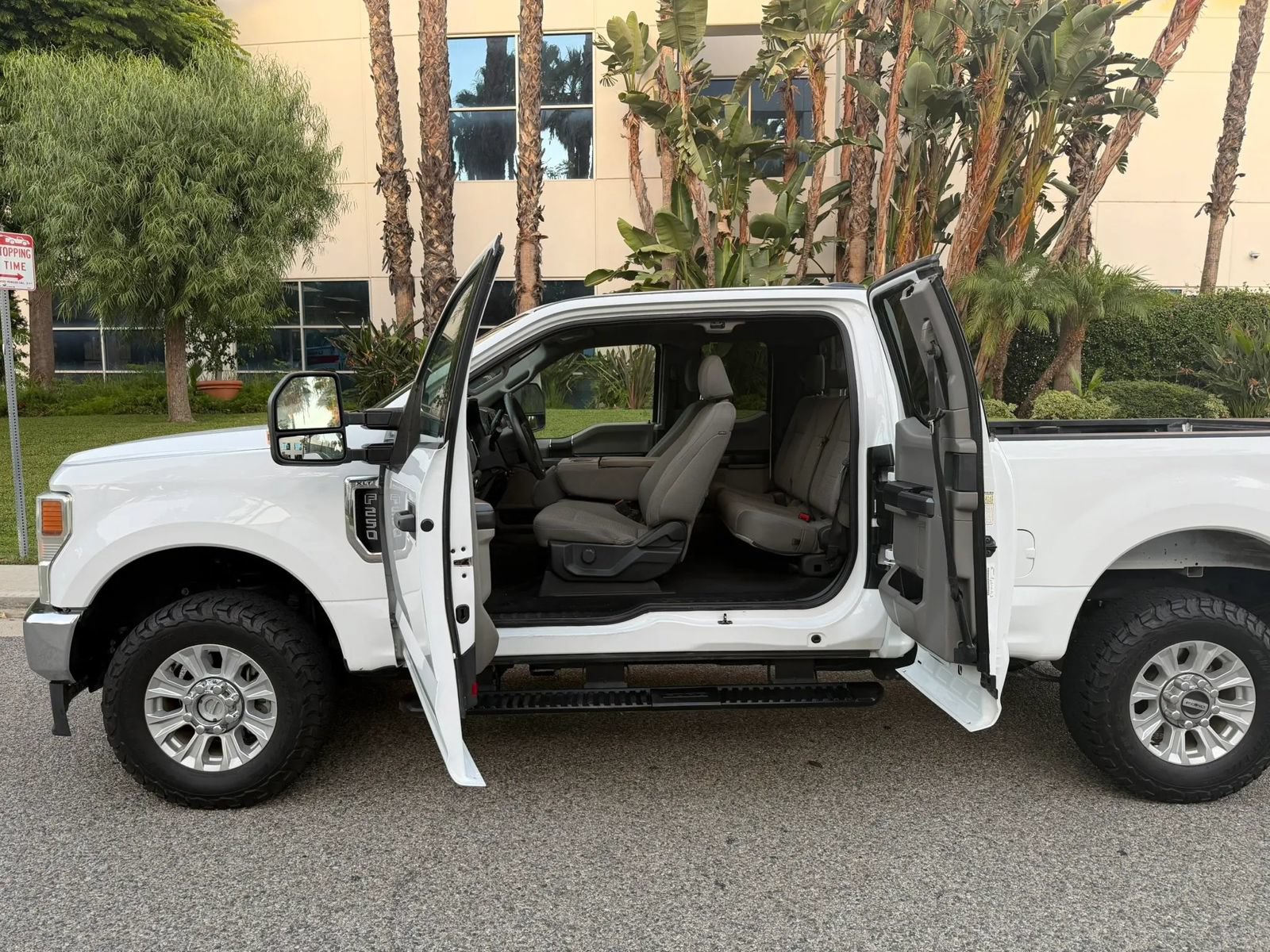 Used 2022 Ford F250 XLT AWD/4WD image 11