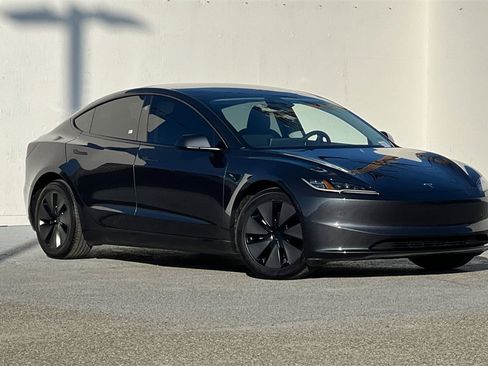 Used 2025 Tesla Model 3 Long Range image 2