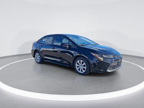 Certified 2023 Toyota Corolla LE image 3