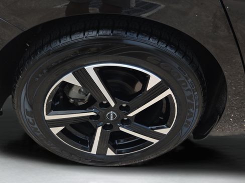 Used 2024 Nissan Sentra SV FWD image 19