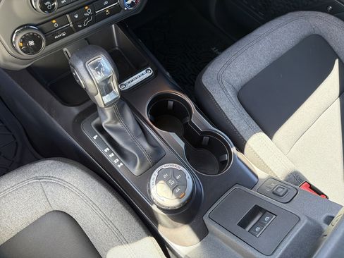 Used 2025 Ford Bronco Base w/ Sasquatch Package image 24