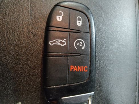 Used 2015 Chrysler 200 S w/ Comfort Group FWD image 32