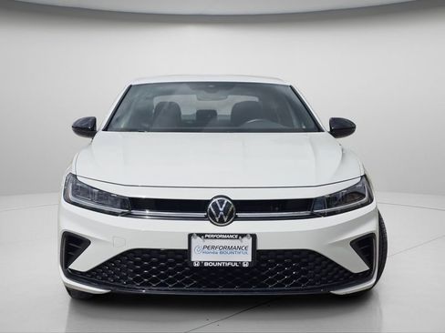 Used 2025 Volkswagen Jetta Sport FWD image 3