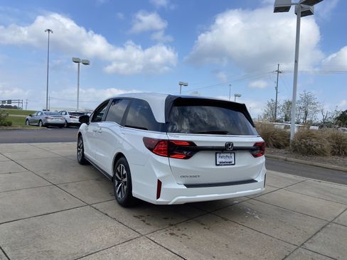 New 2026 Honda Odyssey EX-L image 8