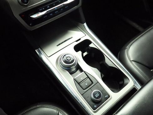 Used 2023 Ford Explorer XLT w/ Equipment Group 202A image 40