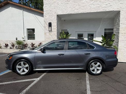 Used 2013 Volkswagen Passat 2.5 SE FWD image 2