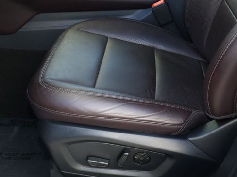 Used 2025 Ford Explorer Platinum w/ LUX Leather Package AWD/4WD image 18