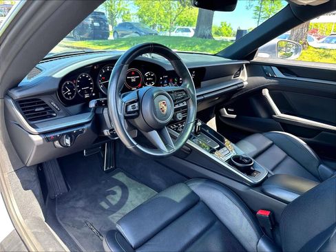 Used 2024 Porsche 911 Carrera RWD image 17